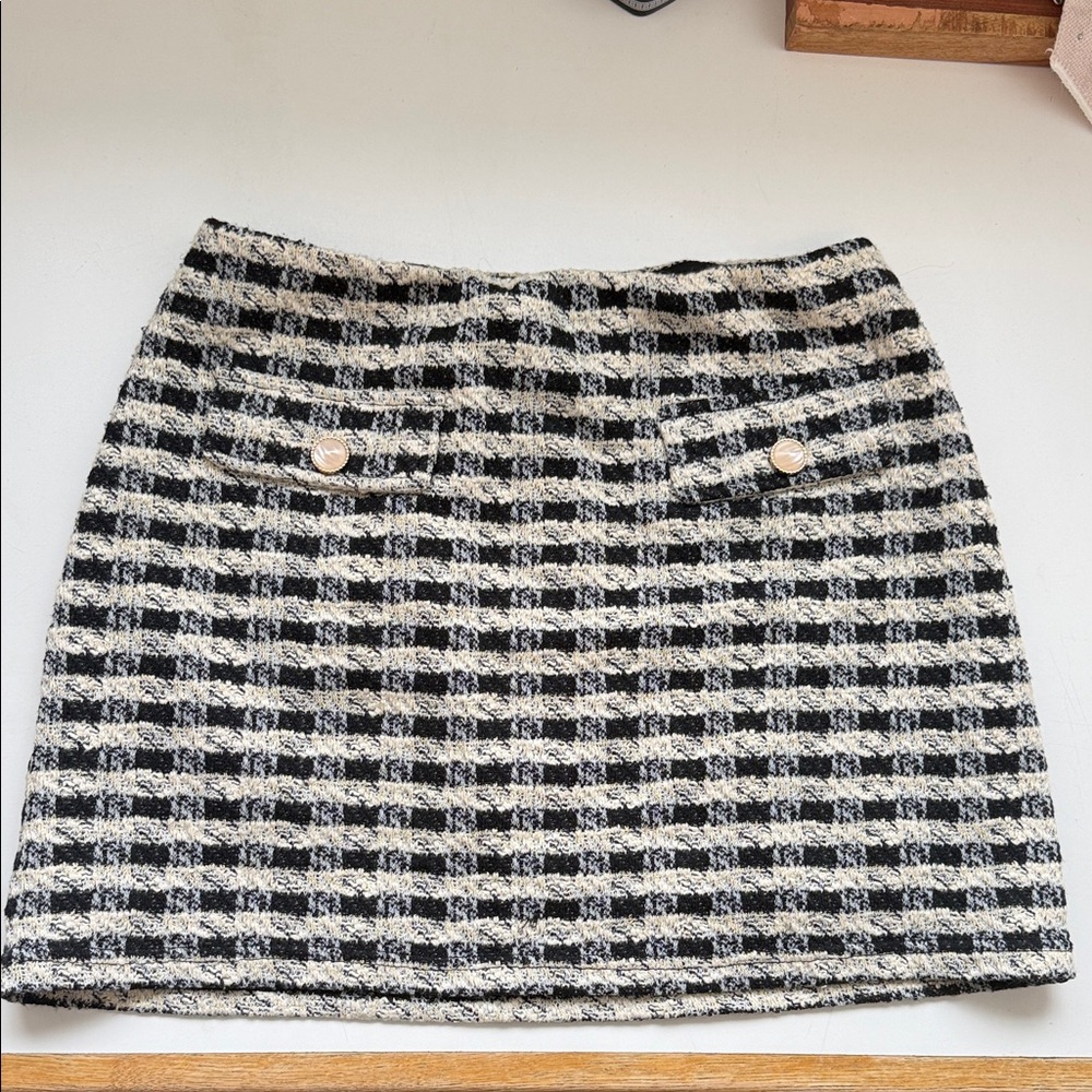 Chic Black and White Checkered Skirt